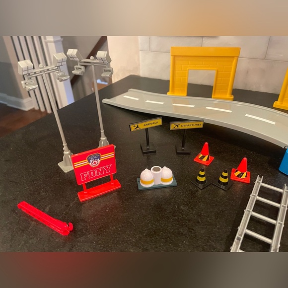 Battat Driven Airport Playset with Toy Airplane- Micro Series - Picture 5 of 5